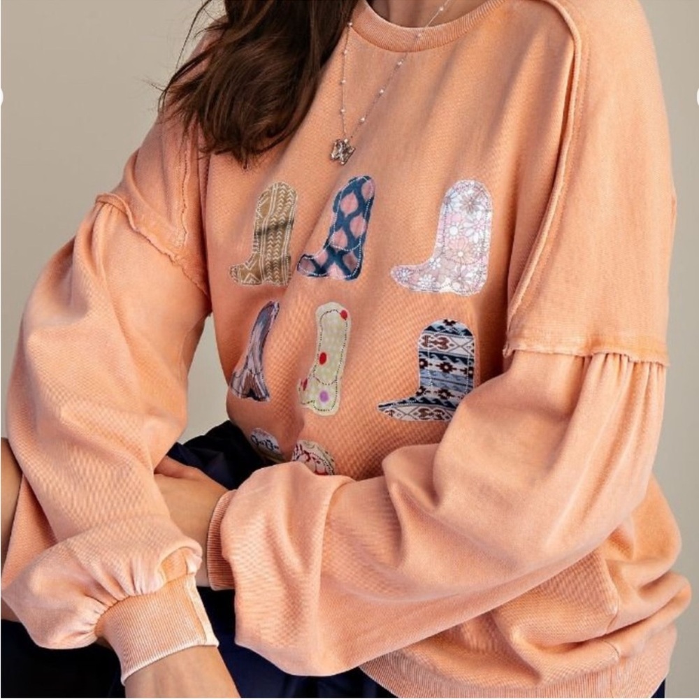 Easel Peach Terry Sweatshirt with Patterned boot Design medium new
